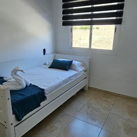 Apartamento Con Piscina Y Cerca De L Διαμέρισμα Κανδελάρια